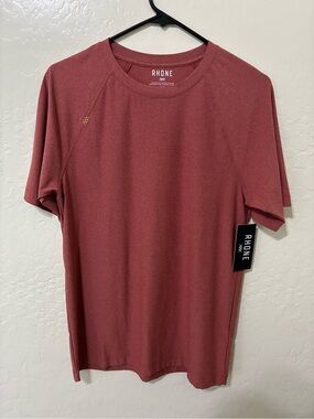 Men’s NWT RHONE Reign Short Sleeve Performance Tshirt Red Brick/pink Rose Small